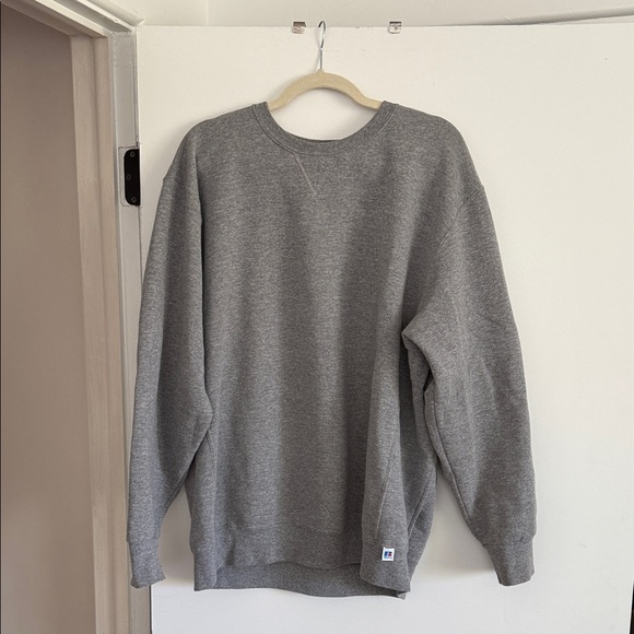 Russell Athletics Oversized Crew Neck Sweatshirt - Picture 1 of 3